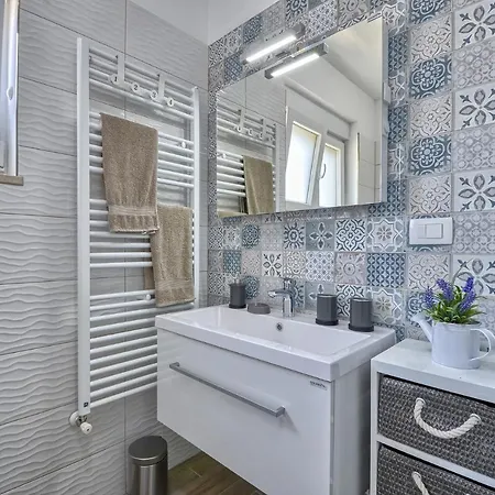 Moki Mit Privatem Beheizbarem Pool * פולה