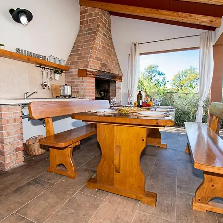 Moki Mit Privatem Beheizbarem Pool - By Istrabook Villa Pola