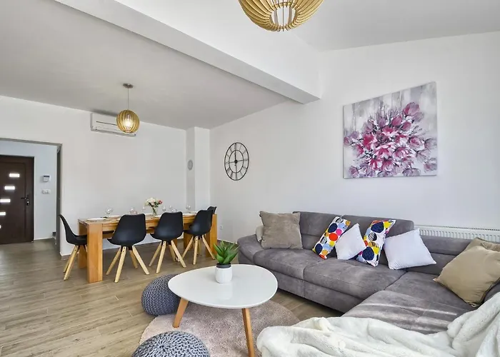 Moki Mit Privatem Beheizbarem Pool * بولا