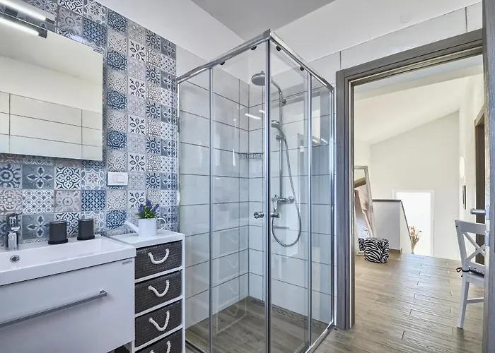 Moki Mit Privatem Beheizbarem Pool بولا