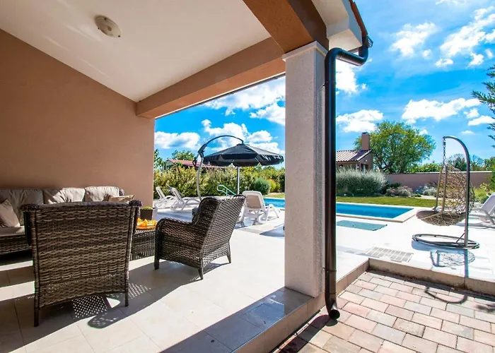 Moki Mit Privatem Beheizbarem Pool فيلة *