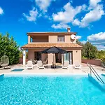 Moki Mit Privatem Beheizbarem Pool - By Istrabook Βίλα *