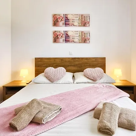 Moki Mit Privatem Beheizbarem Pool Villa Pula