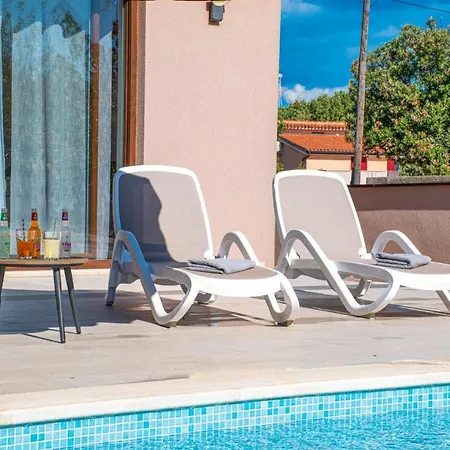 Moki Mit Privatem Beheizbarem Pool