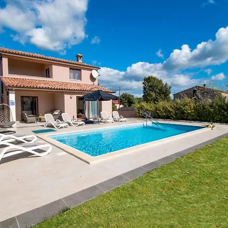 Villa Moki Mit Privatem Beheizbarem Pool