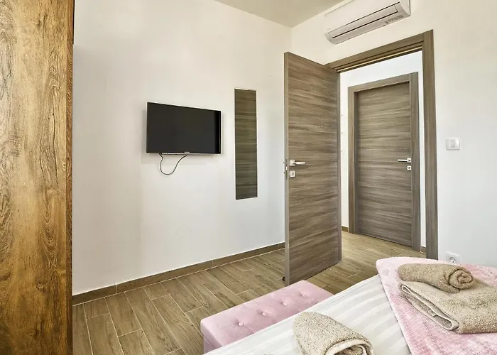 Moki Mit Privatem Beheizbarem Pool