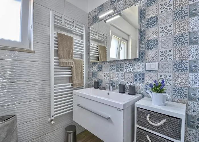 Moki Mit Privatem Beheizbarem Pool * Pula