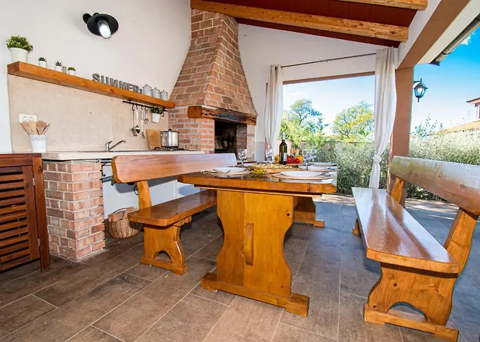 Moki Mit Privatem Beheizbarem Pool Villa Pula