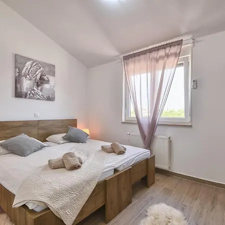 Moki Mit Privatem Beheizbarem Pool * Póla