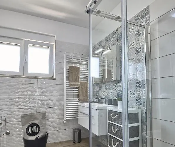 Moki Mit Privatem Beheizbarem Pool וילה *