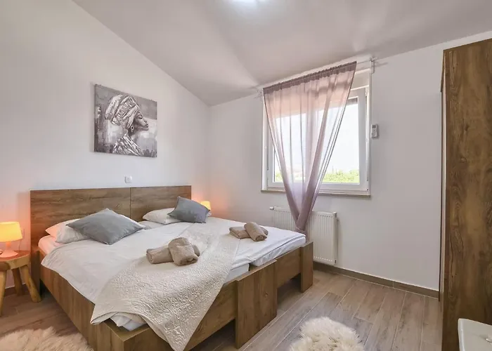 Moki Mit Privatem Beheizbarem Pool * פולה