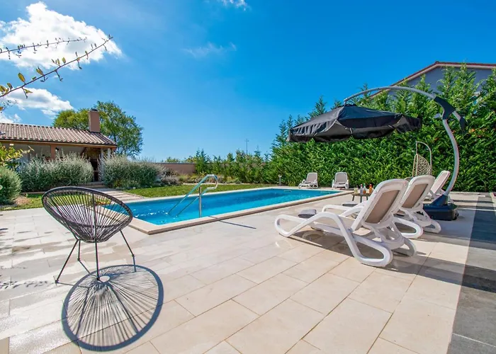 וילה Moki Mit Privatem Beheizbarem Pool פולה