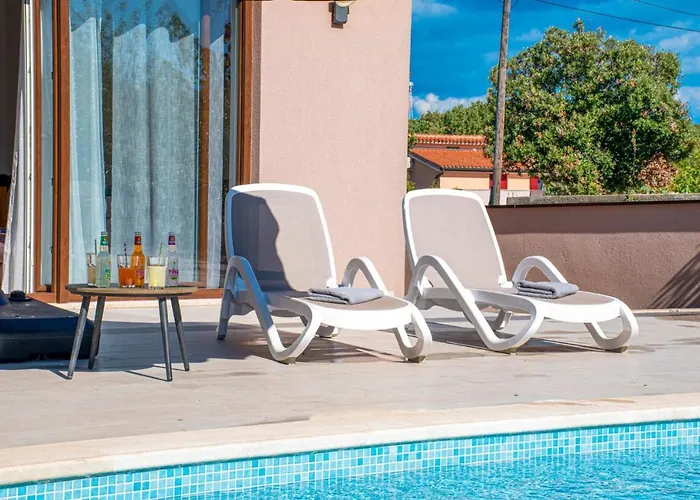 Moki Mit Privatem Beheizbarem Pool